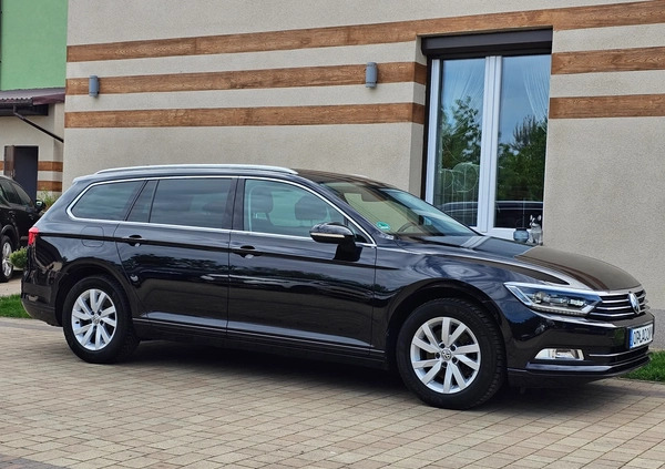 Volkswagen Passat cena 63800 przebieg: 180000, rok produkcji 2019 z Tuszyn małe 562